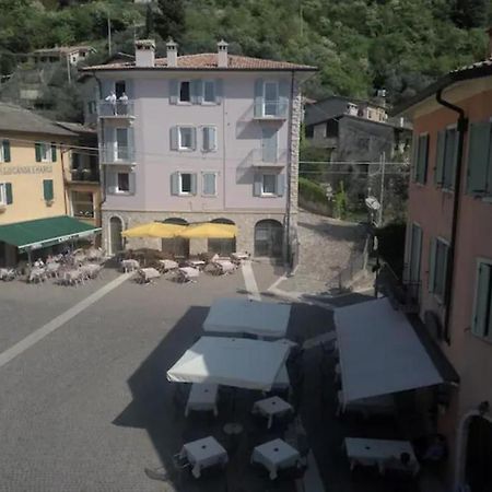 Attico Nel Borgo Leilighet Torri Del Benaco Eksteriør bilde